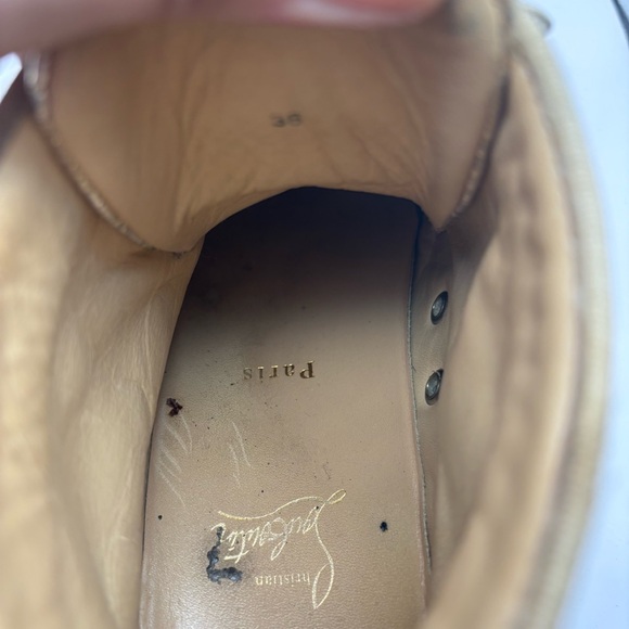 Authenticated Christian Louboutin Sneakers Spiked Sneakers Studded Sneakers Gold - Picture 9 of 12